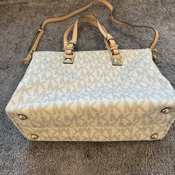 Michael Kors Signature Logo Large Purse With Silk Duster - Picture 3 of 9